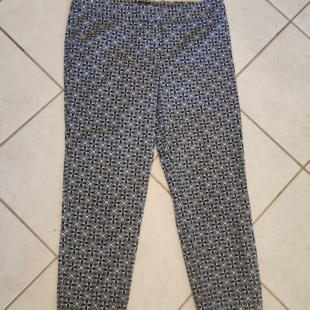 Talbots Navy and White Geometric Cropped Pants